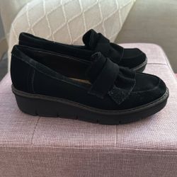 Clarks Women's Airabell Slip Loafer