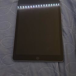 iPad 6th Gen (2018) 9.7 -inch Like New