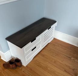 Shoe storage bench