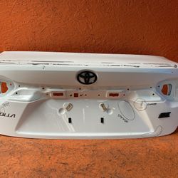 2020 2021 2022 2023 2024 2025 TOYOTA COROLLA TRUNK LID COVER PANEL OEM