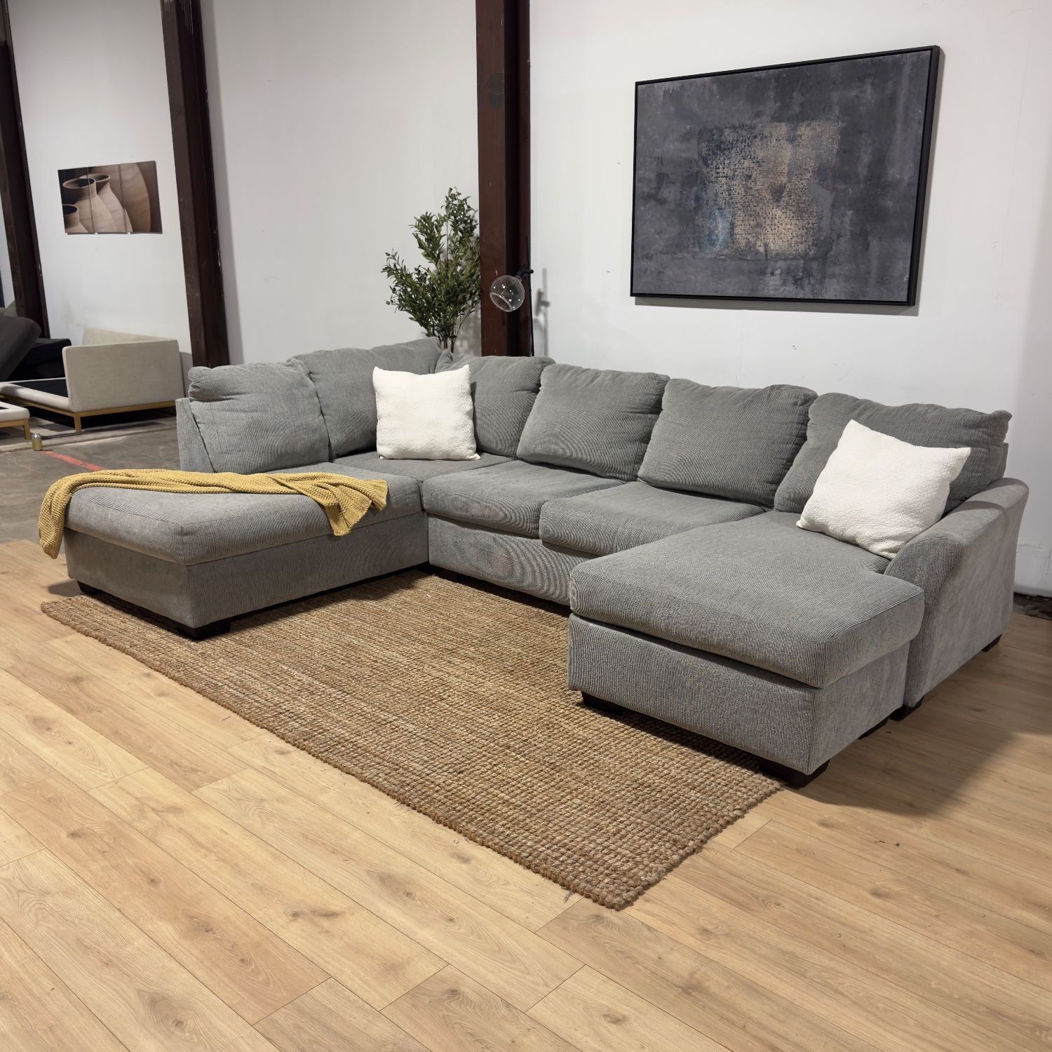 Gray U shape Sectional Sofa 🚛 Delivery Available