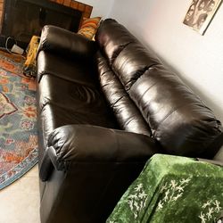 Black Leather Queen Size Pullout Couch 