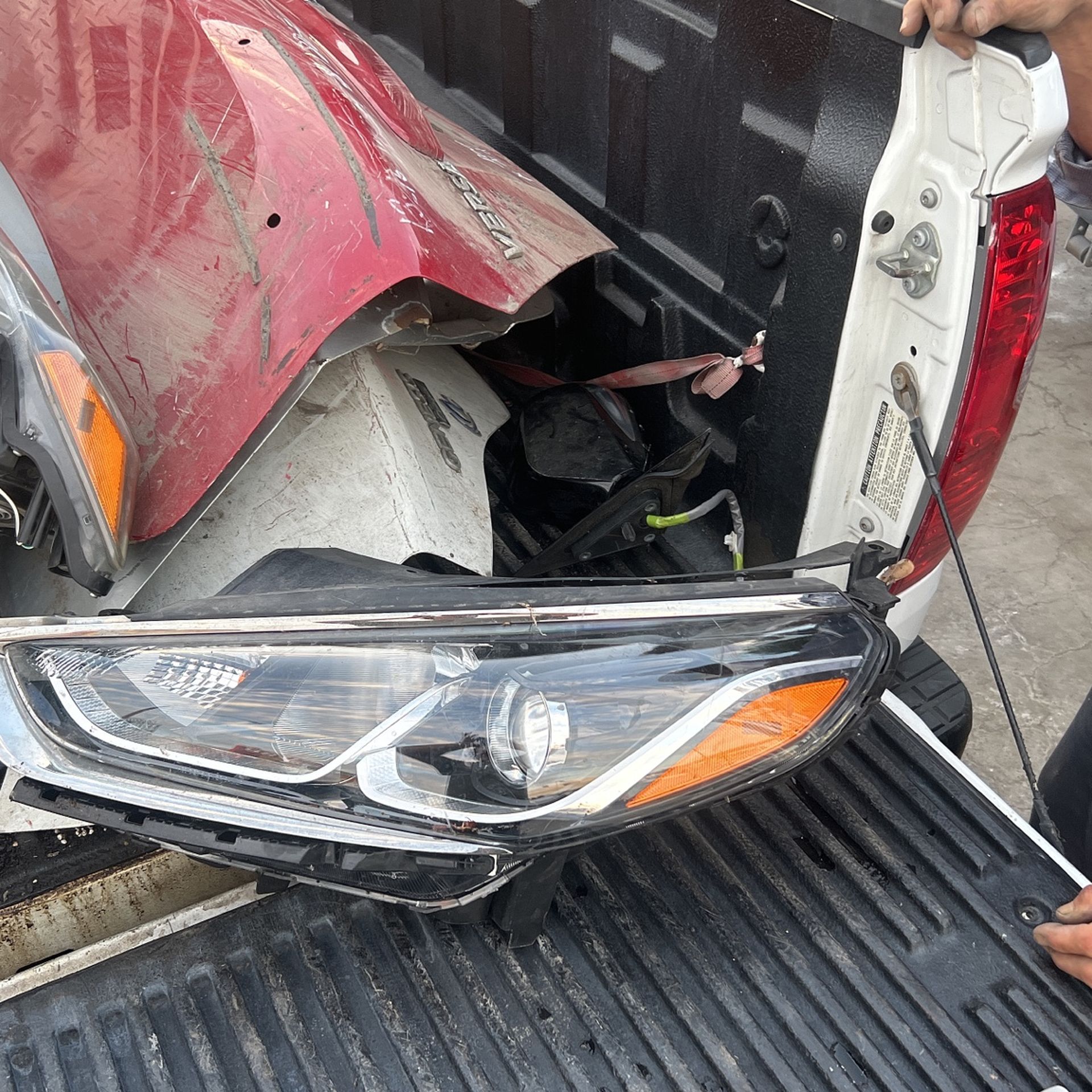 Hyundai Sonata 2018 Left Headlight