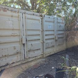 2 Storage Containers