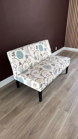 LOVE SEAT