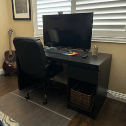Matching Desk And Dresser
