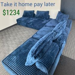 "Elegance, Comfort and Modular Freedom: A Brand New Era Begins in Your Living Room with the Bales Navy 5-Piece Set!"