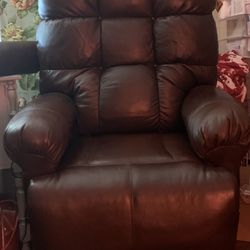 The Perfect Sleeper / lift Italian Leather Chair 