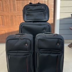 Tumi T-Tech Luggage Set