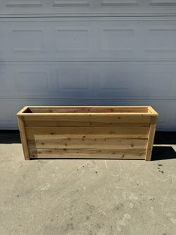 Cedar planter box