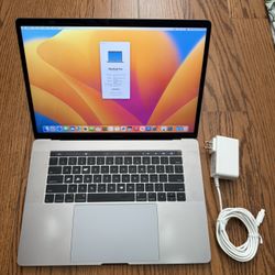 MacBook Pro 15” 2017/16GB RAM/512GB SSD/Fully Functional/Charger/Screen Issue