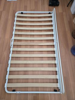 Roll away bedframe