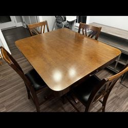 Hightop Table & 4 Chairs