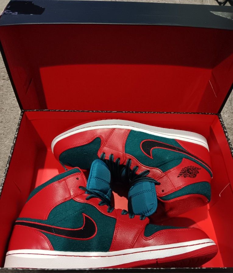 Air Jordan 1 Mid 'Gym Red Dark Sea' New
