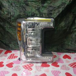 2017-19 Ford F-250 Right Headlight Regular 