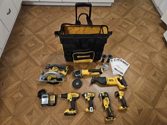New and Like-New Dewalt Tools: Saw/Drill/Battery/Rolling Bag