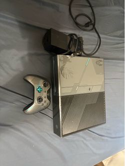 Halo Xbox one controller and power cable