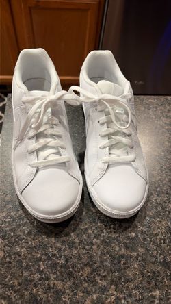 Nike Women’s Shoe Size 9
