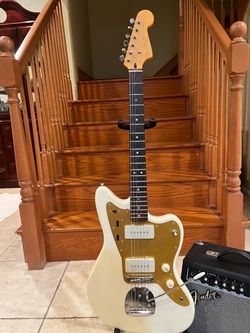 Squier Signature J Mascis Jazzmaster w/ Fender Amp