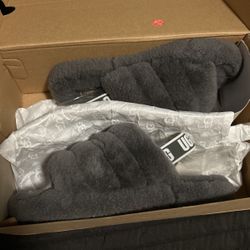 UGG fluffy slides