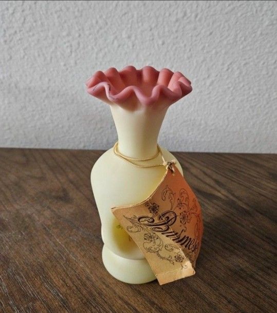 Fenton Burmese Uranium Vase 7