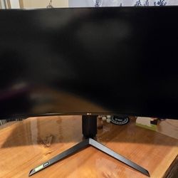 Beautiful LG Ultragear 34 MONITOR 1440p