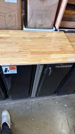 28x18 husky cabinet $149