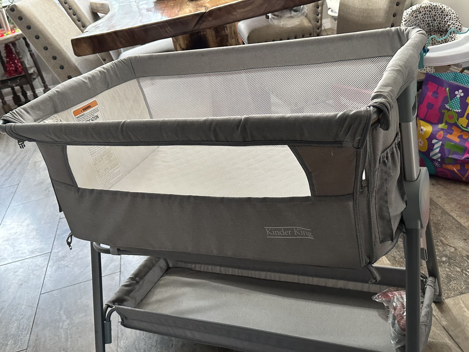 Kinder King Bedside Bassinet 