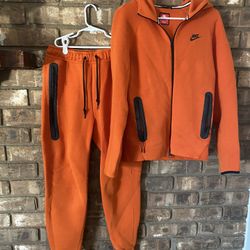 Nike Tech Fleece Windrunner Zip Up Hoodie And Matching Joggers