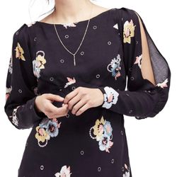 Brand new Woman’s Free People brand Black Split Sleeve Floral Print Mini Dress Up For Sale