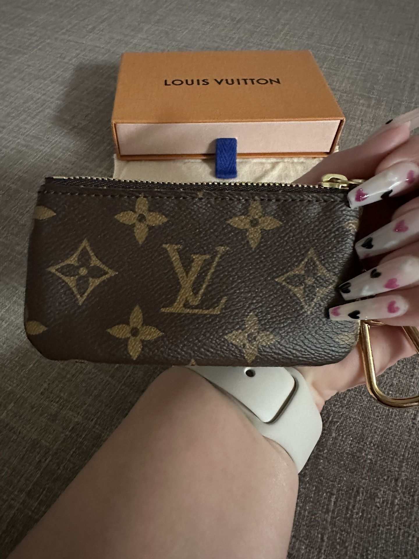 Louis Vuitton M62650 Key Pouch Authentic Like New for Sale in Tustin, CA -  OfferUp