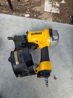🎈area jersey village 77O41 🎈used siding nailer working good $150 FIRME NO LOW BALL PICK UP ONLY