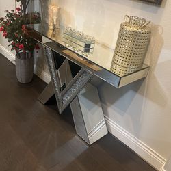 Console table: Glass/Crystal 65 Inch