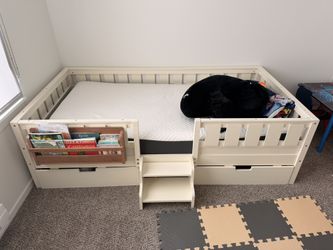 Toddler Bed/ Mattress