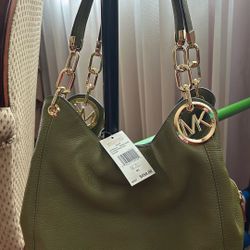 Brand New Lillie Large Pebbled Leather Shoulder Bag