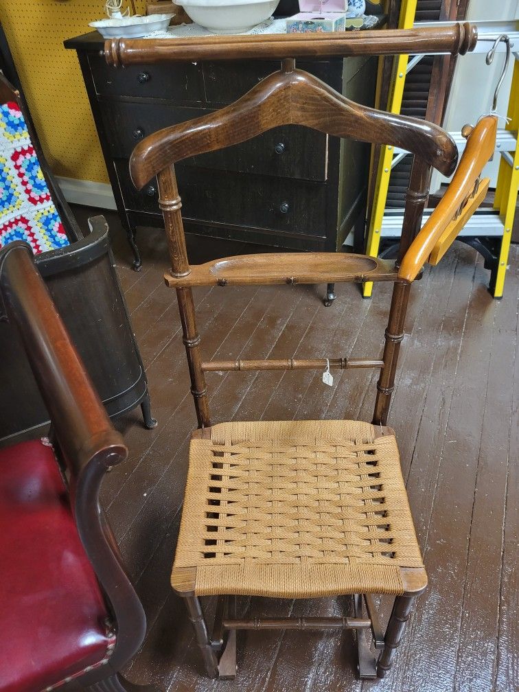 Gentleman's Valet Chair