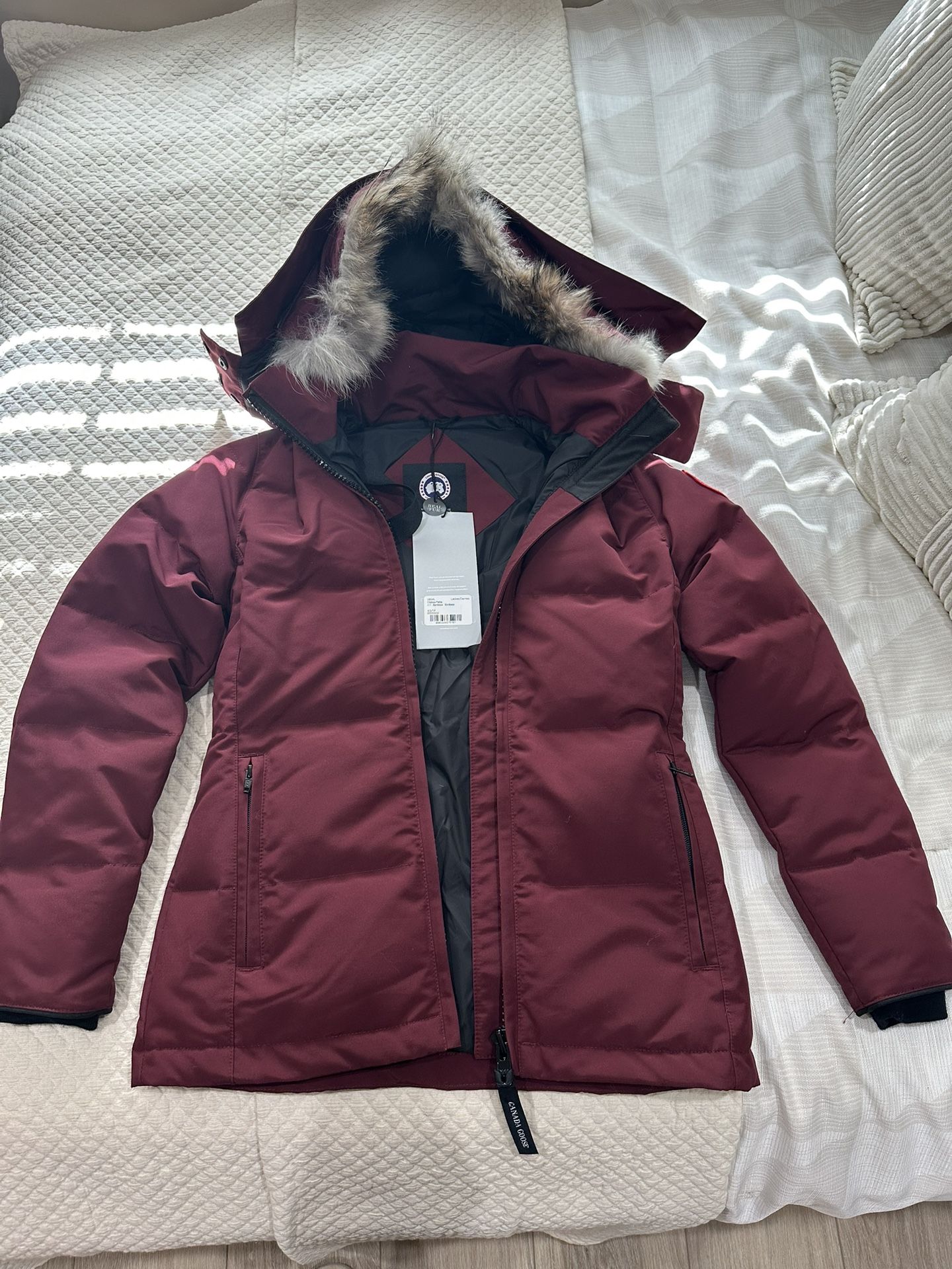 Canada Goose Chelsea Parka Color Bordeaux Ladies XS