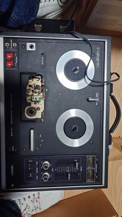 Vintage Sony TC-270 Reel-to-Reel Tape Recorder — Powers On, For Repair