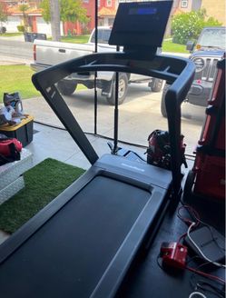NordicTrack T Series 8  Treadmill with Incline, Bluetooth, Fan and Speaker. Folds for easy storage.