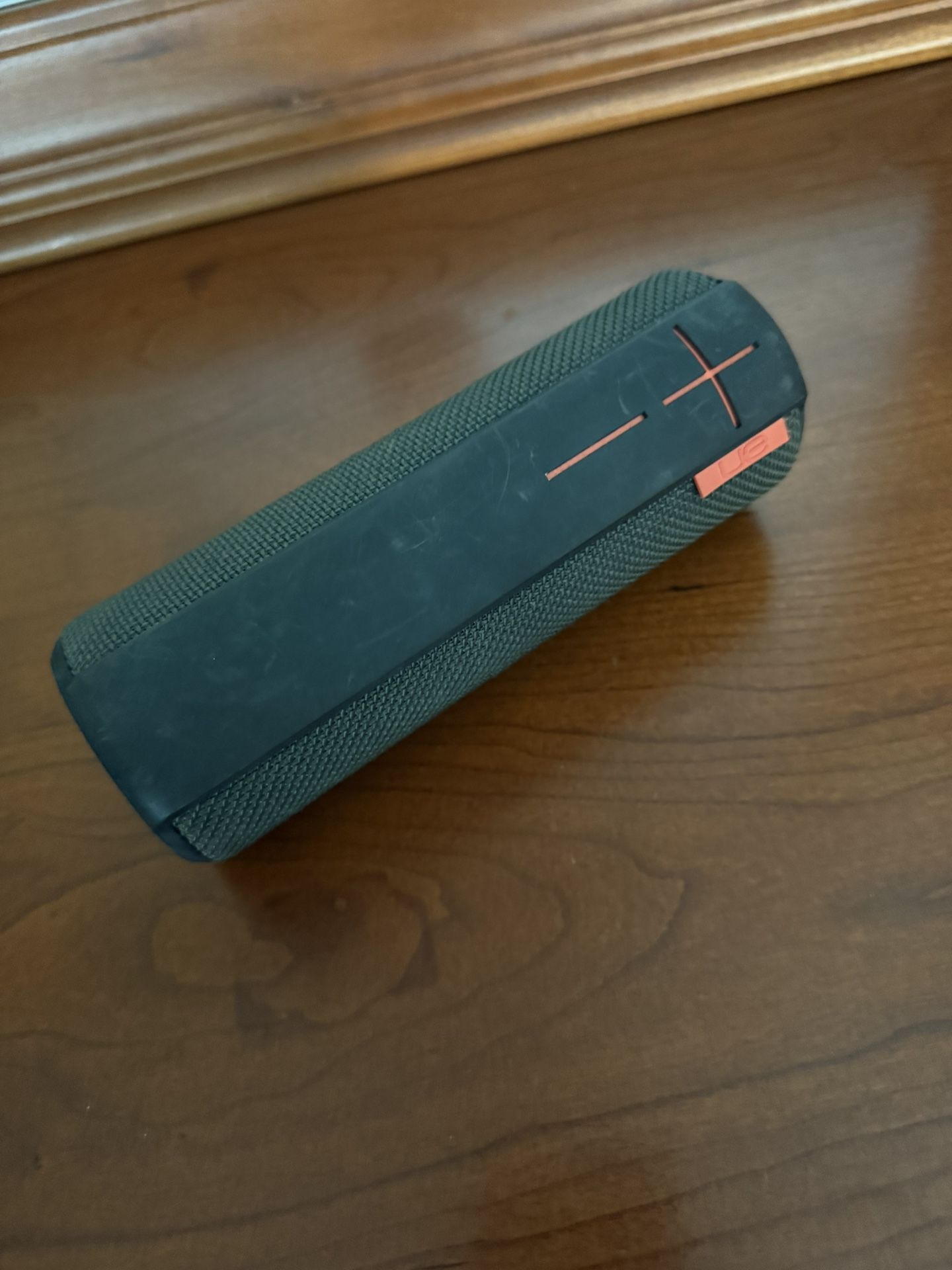 UE Boom - S00122 Bluetooth Speaker