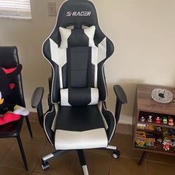 Streamer Chair 