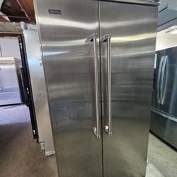42" VIKING BUILT IN STAINLESS STEEL REFRIGERATOR 