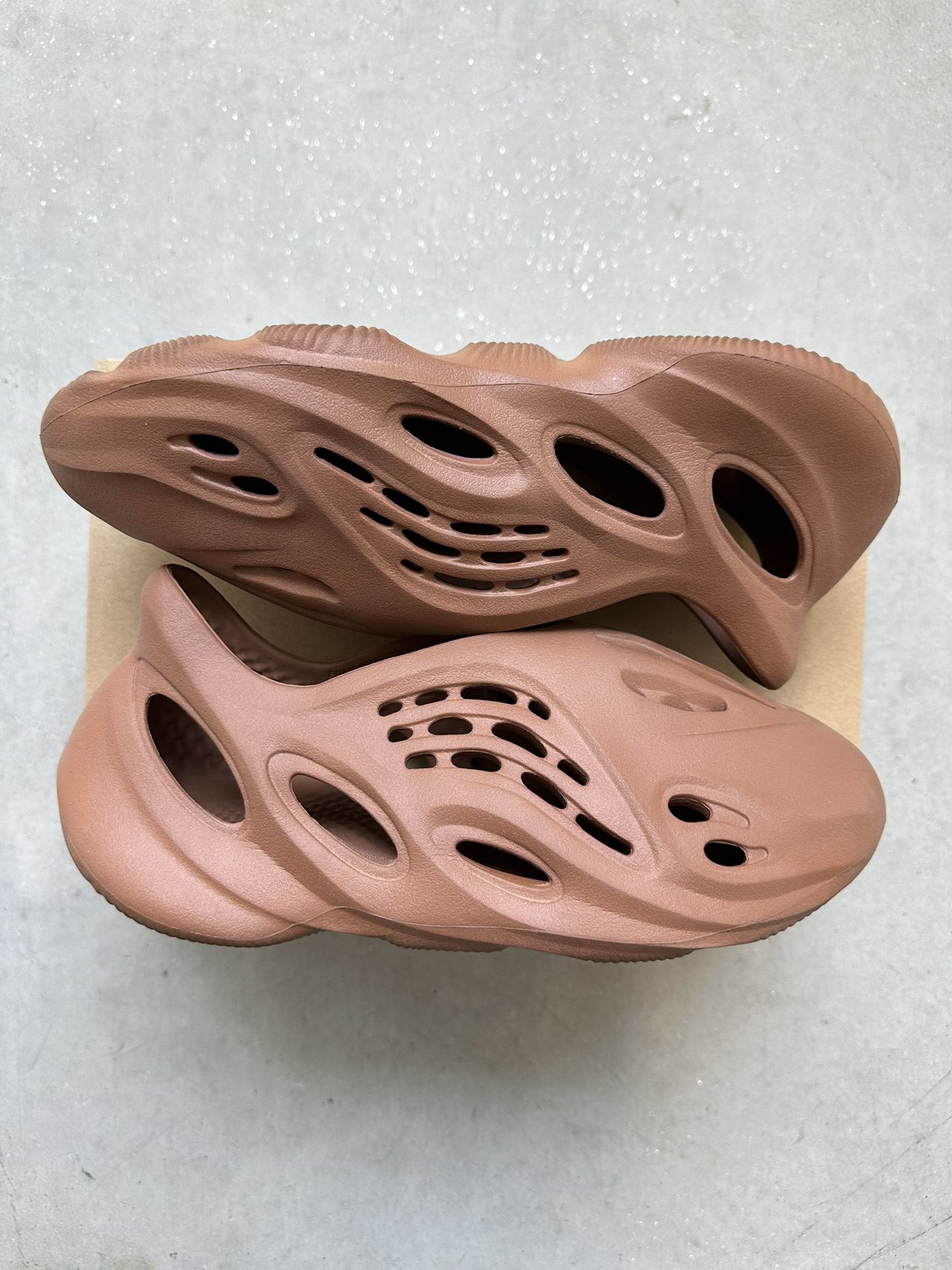 Adidas Yeezy Foam Runner Clay Red