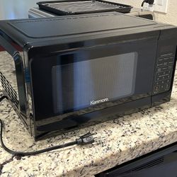 Brand New Kenmore Microwave