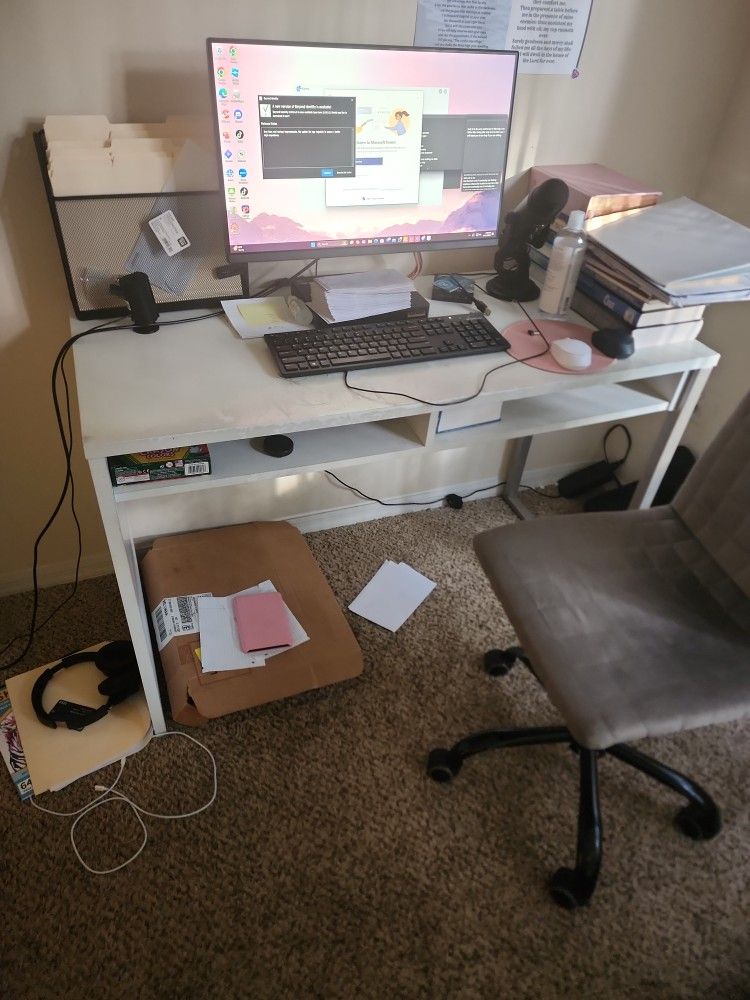 White Desk