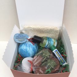 Chritstnas Gift Box!$25 OBO!