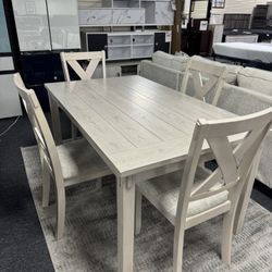 Dining Table Set. 🚚WE DELIVER🚚