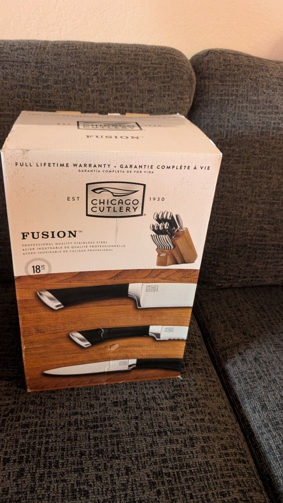 18 Piece Knife Set, *Brand New*