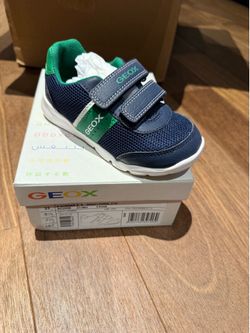 Boys Geox Shoes Size 8.5 toddler almost NEW