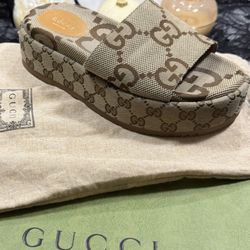 Gucci platform Slides 